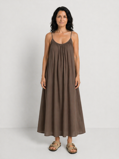 VICTORIA | ROCHIE MAXI LEJERĂ CU BRETELE SUBȚIRI
