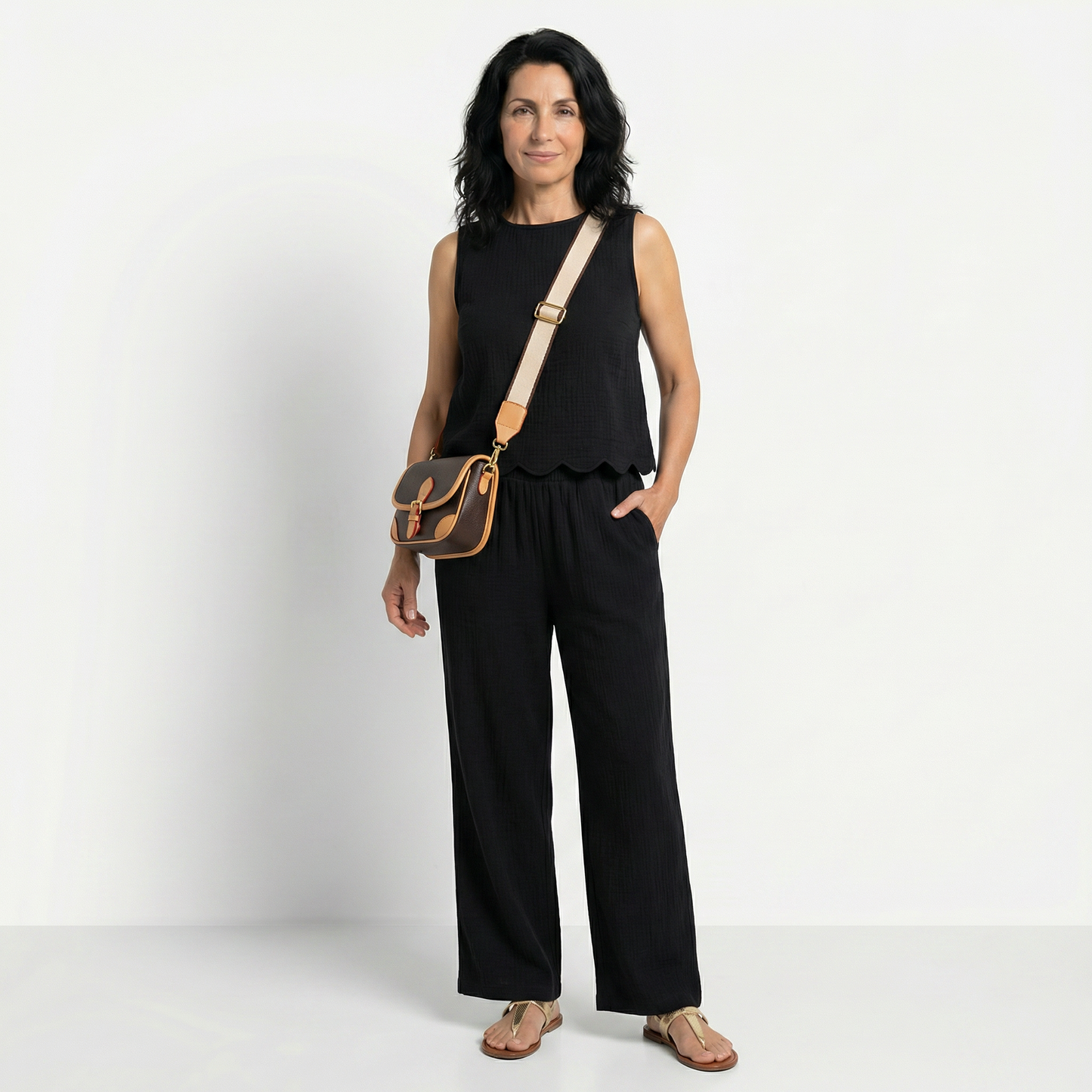 ELENA | SET LEJERĂ ELEGANTĂ CU DETALIU FUNDĂ